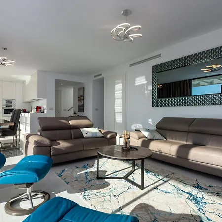Duplex Penthouse In Cataleya Apartment *